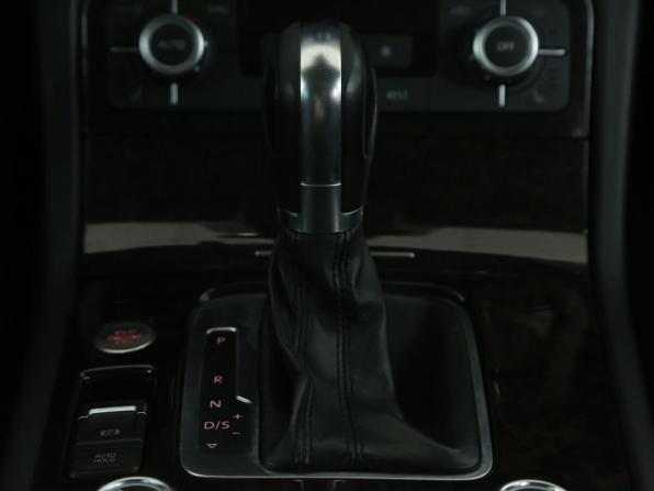 Volkswagen Touareg II с пробегом 2013 года, цена 2 155 000 рублей, 244600 км, внедорожник, Автокод Объявления