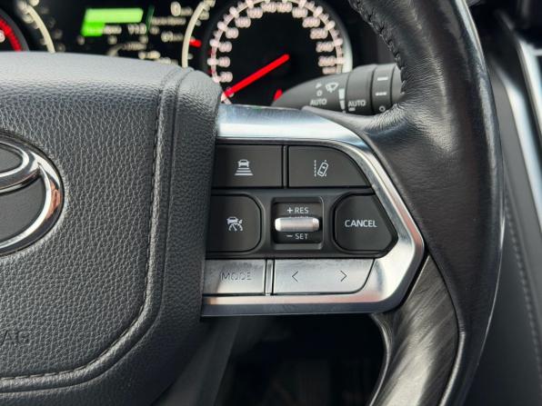 Toyota Land Cruiser 300 Series с пробегом 2022 года, цена 8 200 000 рублей, 71215 км, внедорожник, Автокод Объявления