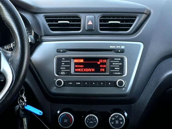 Kia Rio III Рестайлинг с пробегом 2016 года, цена 989 000 рублей, 212666 км, хэтчбек, Автокод Объявления