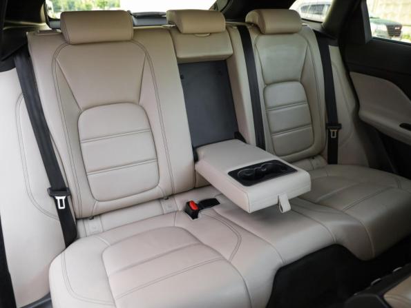 Jaguar F-Pace I с пробегом 2017 года, цена 2 049 000 рублей, 200289 км, внедорожник, Автокод Объявления