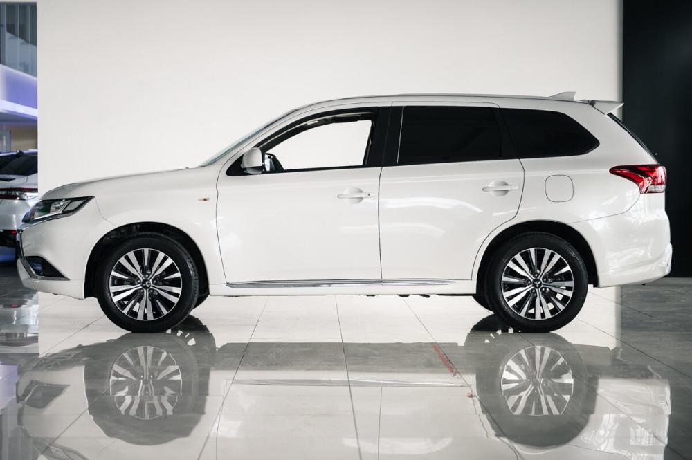 Mitsubishi Outlander III Рестайлинг 3 Оренбург  - изображение 5