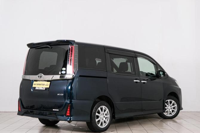 Toyota Noah III (R80) Рестайлинг с пробегом 2019 года, цена 2 199 000 рублей, 65000 км, минивэн, Автокод Объявления