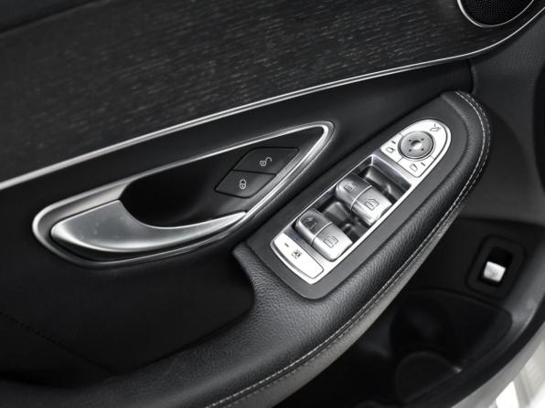Mercedes-Benz C-Класс IV (W205) Рестайлинг с пробегом 2018 года, цена 2 848 790 рублей, 147662 км, седан, Автокод Объявления
