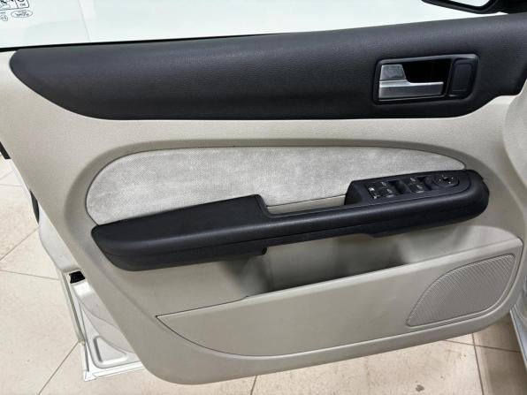 Ford Focus II с пробегом 2006 года, цена 420 000 рублей, 328313 км, седан, Автокод Объявления