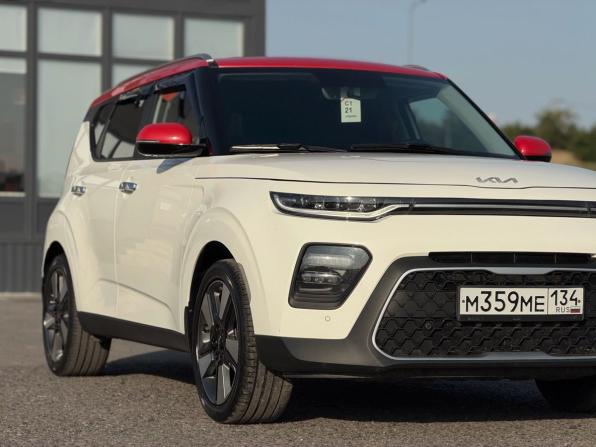 Kia Soul III с пробегом 2021 года, цена 2 200 000 рублей, 53160 км, хэтчбек, Автокод Объявления