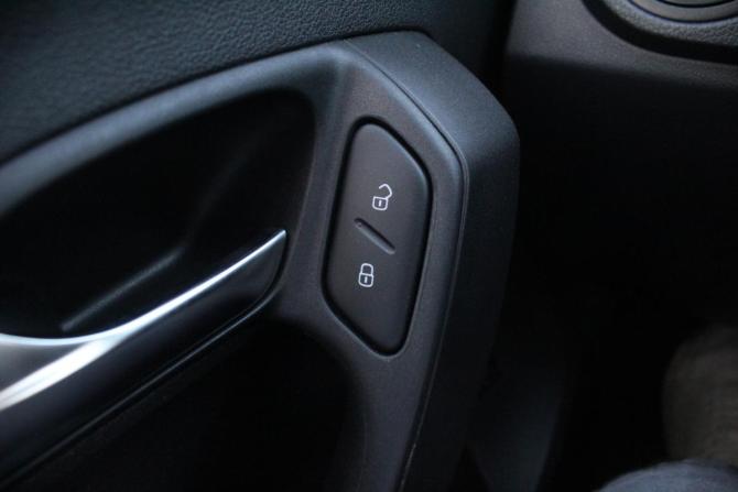 Volkswagen Polo V Рестайлинг с пробегом 2019 года, цена 1 310 000 рублей, 36288 км, седан, Автокод Объявления