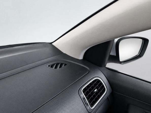 Volkswagen Polo V Рестайлинг с пробегом 2017 года, цена 1 419 000 рублей, 62500 км, седан, Автокод Объявления