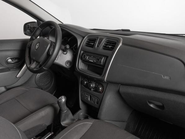 Renault Sandero II с пробегом 2018 года, цена 1 047 200 рублей, 150741 км, хэтчбек, Автокод Объявления