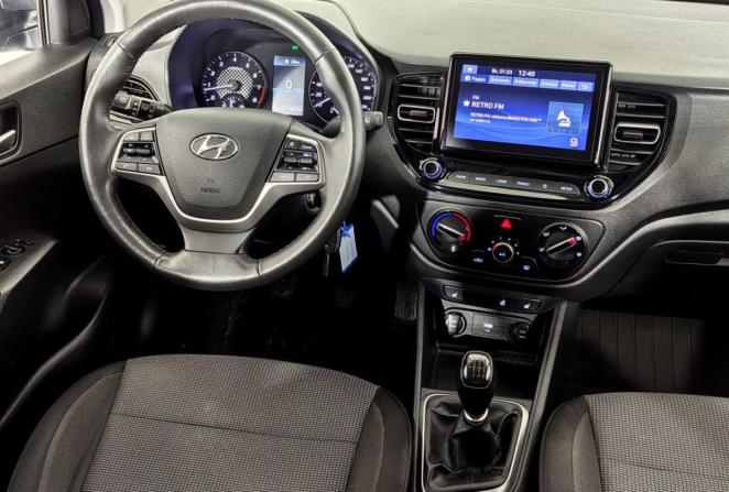 Hyundai Solaris II Рестайлинг с пробегом 2021 года, цена 1 550 000 рублей, 94500 км, седан, Автокод Объявления