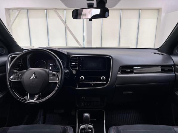 Mitsubishi Outlander III Рестайлинг 3 с пробегом 2020 года, цена 2 650 000 рублей, 63500 км, внедорожник, Автокод Объявления