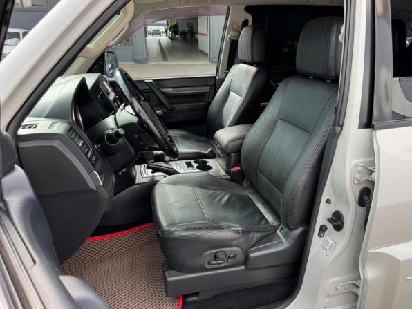 Mitsubishi Pajero IV Рестайлинг 1 с пробегом 2013 года, цена 1 649 000 рублей, 230261 км, внедорожник, Автокод Объявления