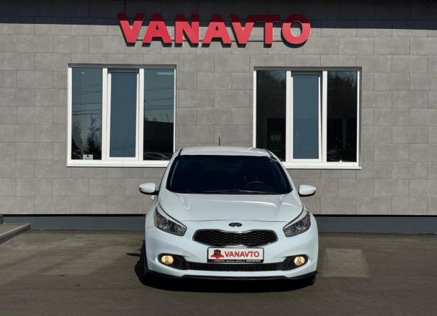 Kia Ceed II с пробегом 2014 года, цена 920 000 рублей, 168640 км, хэтчбек, Автокод Объявления