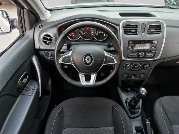 Renault Logan II Рестайлинг с пробегом 2019 года, цена 1 349 000 рублей, 53241 км, седан, Автокод Объявления