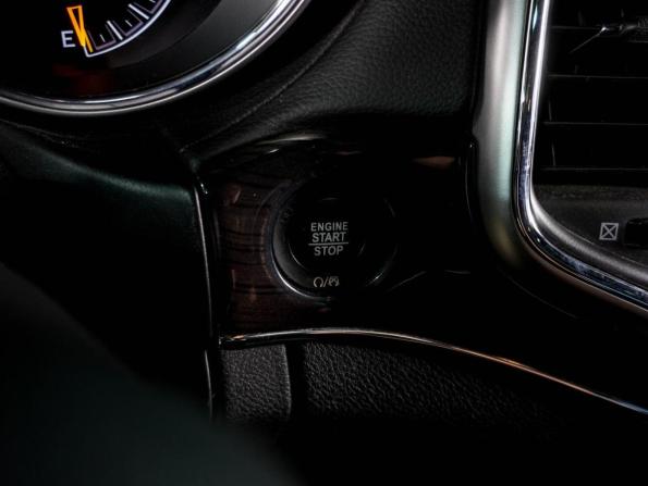 Jeep Grand Cherokee IV (WK2) Рестайлинг с пробегом 2018 года, цена 2 849 000 рублей, 105021 км, внедорожник, Автокод Объявления