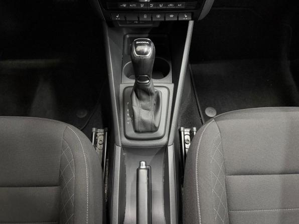 Skoda Rapid II с пробегом 2021 года, цена 1 699 000 рублей, 48153 км, лифтбек, Автокод Объявления