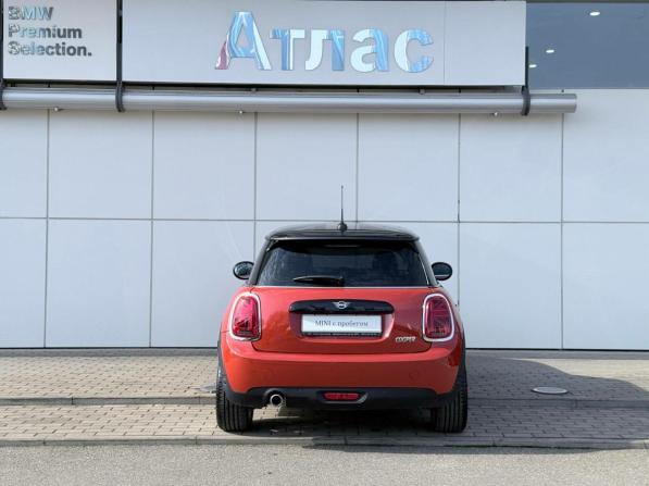 Mini Hatch III (F55/F56) Рестайлинг с пробегом 2021 года, цена 2 490 000 рублей, 22443 км, хэтчбек, Автокод Объявления