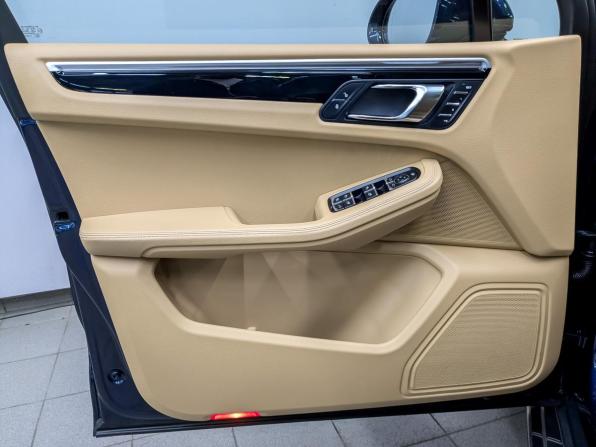 Porsche Macan I с пробегом 2016 года, цена 4 550 000 рублей, 48614 км, внедорожник, Автокод Объявления