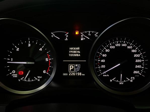 Toyota Land Cruiser 200 Series Рестайлинг 1 с пробегом 2015 года, цена 3 583 000 рублей, 226200 км, внедорожник, Автокод Объявления