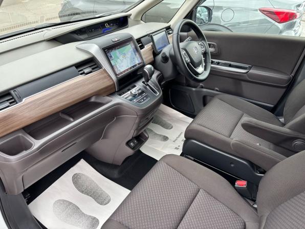 Honda Freed II Рестайлинг с пробегом 2022 года, цена 1 790 000 рублей, 51625 км, компактвэн, Автокод Объявления