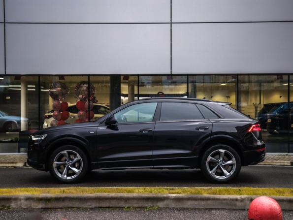 Audi Q8 I (4M) с пробегом 2021 года, цена 5 399 000 рублей, 189332 км, внедорожник, Автокод Объявления
