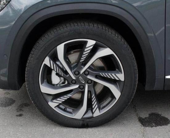 Geely Monjaro I с пробегом 2023 года, цена 2 990 000 рублей, 88991 км, внедорожник, Автокод Объявления