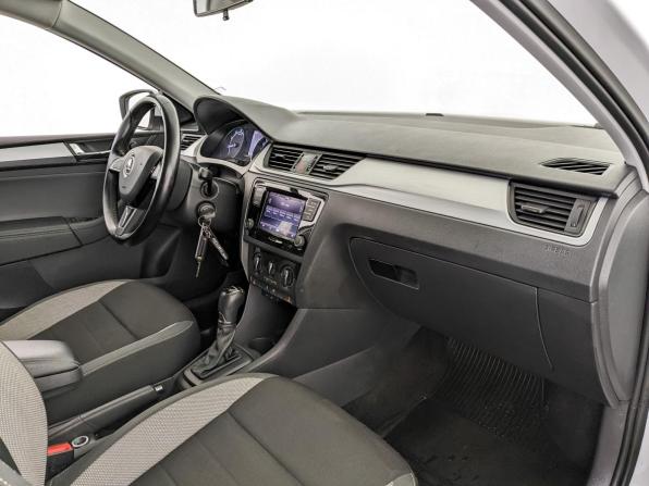 Skoda Rapid I с пробегом 2017 года, цена 1 130 000 рублей, 135292 км, лифтбек, Автокод Объявления