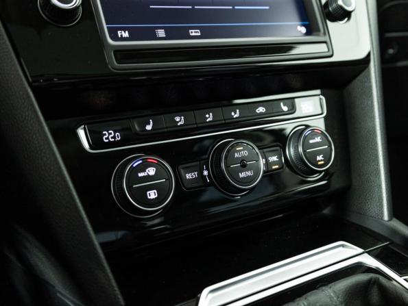 Volkswagen Passat B8 с пробегом 2017 года, цена 1 849 700 рублей, 181674 км, седан, Автокод Объявления