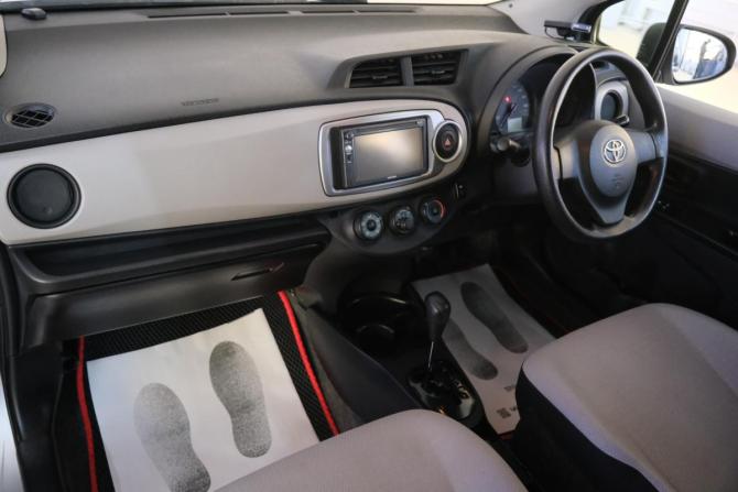 Toyota Vitz III (XP130) с пробегом 2011 года, цена 749 000 рублей, 237288 км, хэтчбек, Автокод Объявления