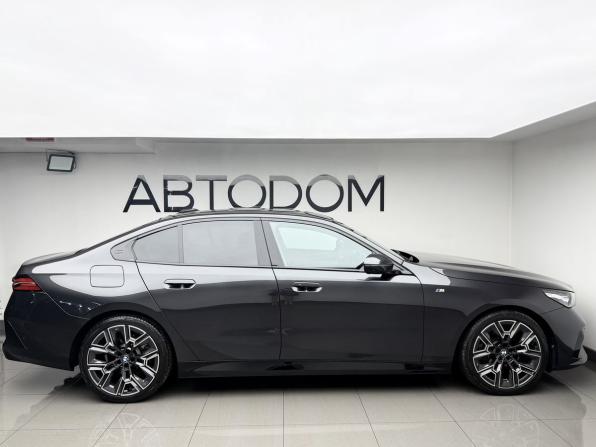 BMW 5 серии VIII (G60/G61/G68) с пробегом 2025 года, цена 8 529 000 рублей, 18546 км, седан, Автокод Объявления