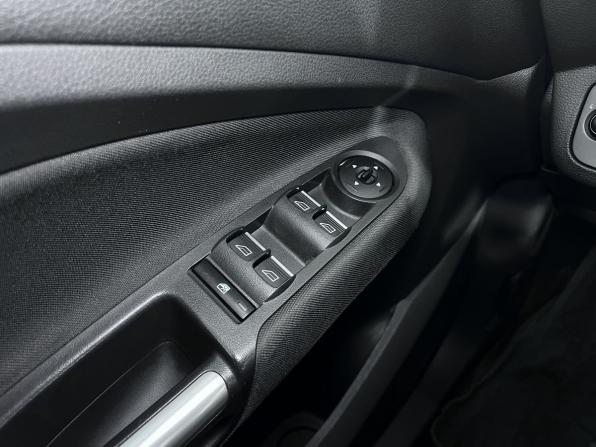 Ford C-MAX II Рестайлинг с пробегом 2017 года, цена 1 089 000 рублей, 207983 км, компактвэн, Автокод Объявления