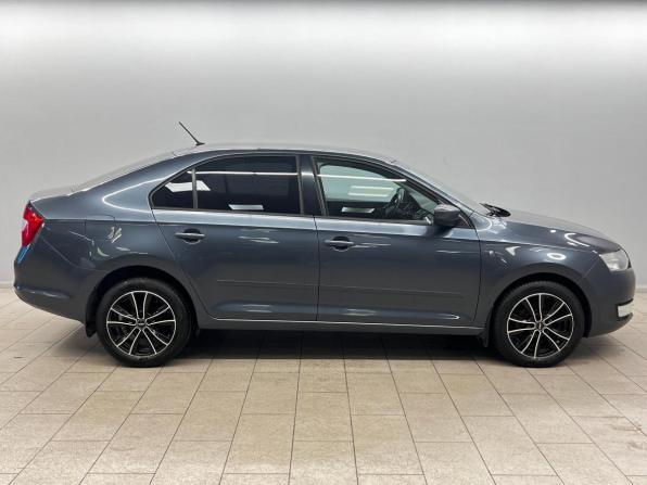 Skoda Rapid I с пробегом 2015 года, цена 925 000 рублей, 176923 км, лифтбек, Автокод Объявления
