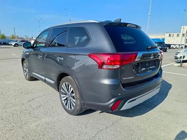 Mitsubishi Outlander III Рестайлинг 3 с пробегом 2021 года, цена 3 034 995 рублей, 60035 км, внедорожник, Автокод Объявления