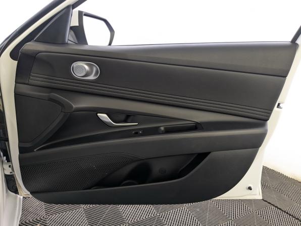 Hyundai Elantra VII (CN7) с пробегом 2022 года, цена 1 970 000 рублей, 42343 км, седан, Автокод Объявления