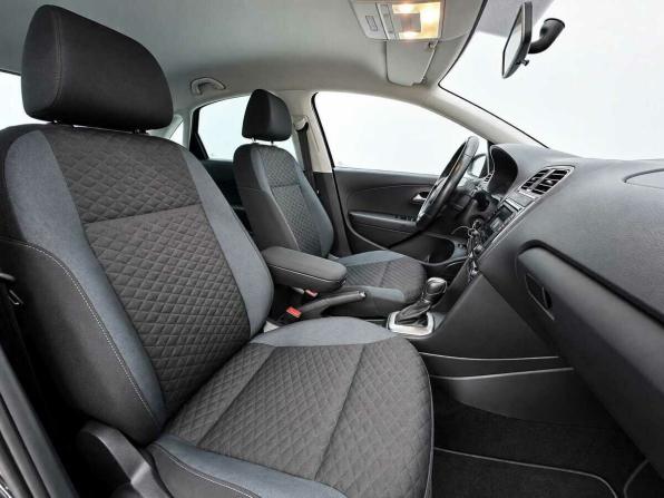 Volkswagen Polo V Рестайлинг с пробегом 2019 года, цена 1 420 000 рублей, 75989 км, седан, Автокод Объявления