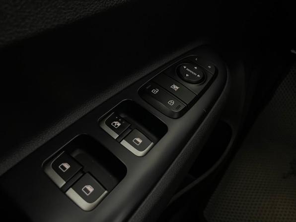 Kia Rio IV Рестайлинг с пробегом 2021 года, цена 1 522 000 рублей, 125202 км, хэтчбек, Автокод Объявления
