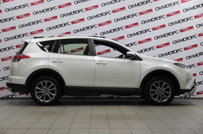 Toyota RAV4 IV (XA40) Рестайлинг с пробегом 2016 года, цена 2 695 950 рублей, 63777 км, внедорожник, Автокод Объявления