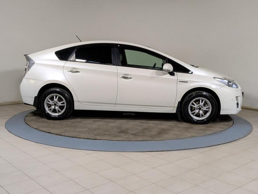 Toyota Prius III (XW30) Екатеринбург  - изображение 9