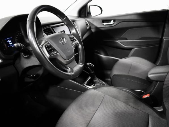 Hyundai Solaris II с пробегом 2020 года, цена 1 379 000 рублей, 124106 км, седан, Автокод Объявления