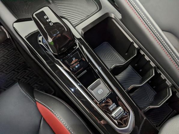 Geely Coolray I Рестайлинг с пробегом 2024 года, цена 2 195 000 рублей, 29600 км, внедорожник, Автокод Объявления