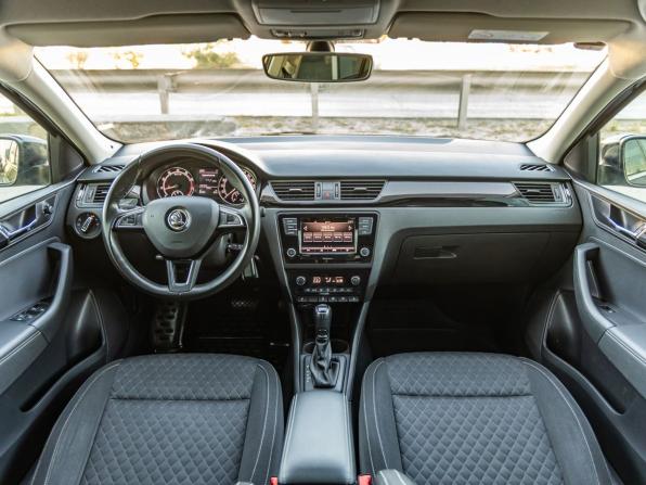 Skoda Rapid I Рестайлинг с пробегом 2018 года, цена 1 528 000 рублей, 57723 км, лифтбек, Автокод Объявления