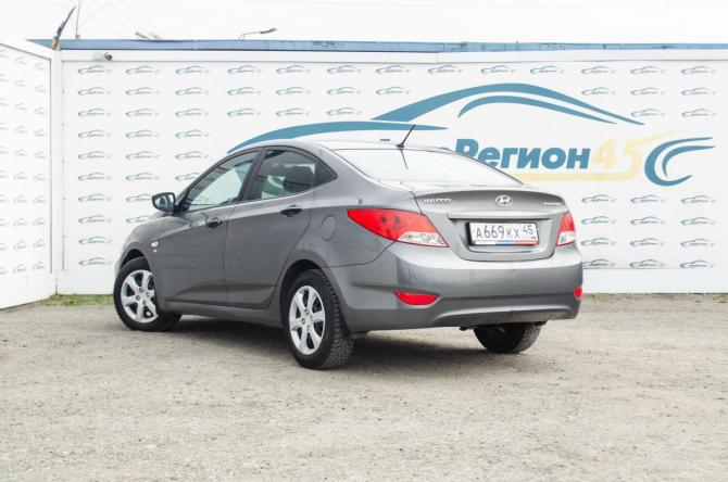 Hyundai Solaris I с пробегом 2013 года, цена 670 000 рублей, 249000 км, седан, Автокод Объявления