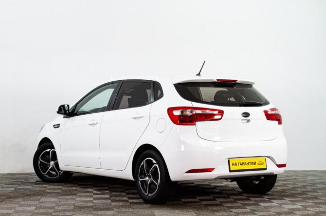 Kia Rio III с пробегом 2013 года, цена 899 000 рублей, 125000 км, хэтчбек, Автокод Объявления
