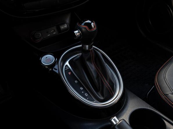 Kia Soul II Рестайлинг с пробегом 2017 года, цена 1 690 000 рублей, 45402 км, хэтчбек, Автокод Объявления