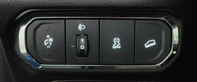 Haval Jolion I Рестайлинг с пробегом 2024 года, цена 2 099 000 рублей, 38161 км, внедорожник, Автокод Объявления