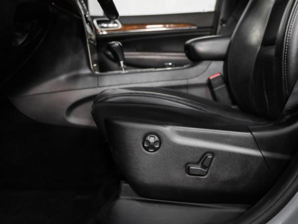 Jeep Grand Cherokee IV (WK2) с пробегом 2012 года, цена 1 349 000 рублей, 176178 км, внедорожник, Автокод Объявления