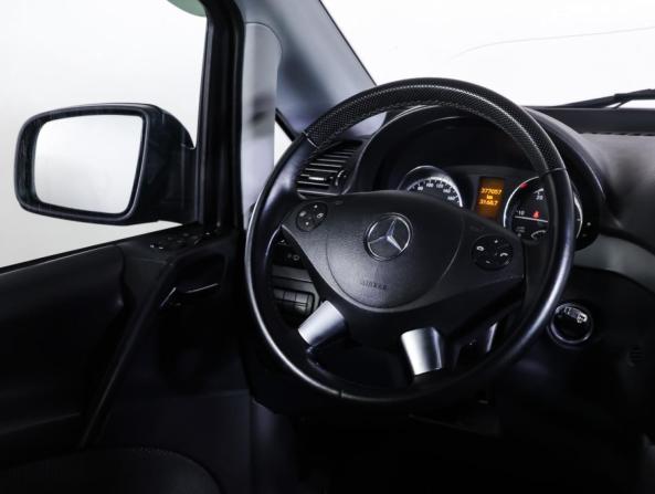 Mercedes-Benz Viano I (W639) Рестайлинг с пробегом 2013 года, цена 2 200 000 рублей, 377056 км, минивэн, Автокод Объявления