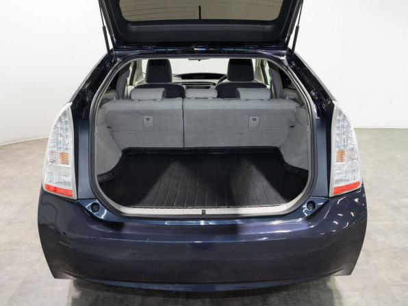 Toyota Prius III (XW30) с пробегом 2010 года, цена 895 000 рублей, 188263 км, лифтбек, Автокод Объявления