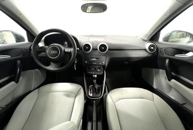 Audi A1 I (8X) с пробегом 2012 года, цена 1 000 000 рублей, 212287 км, хэтчбек, Автокод Объявления