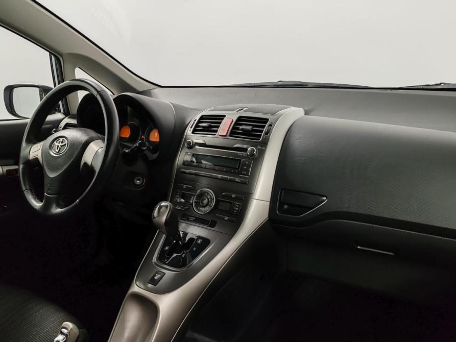 Toyota Auris I Москва  - изображение 11