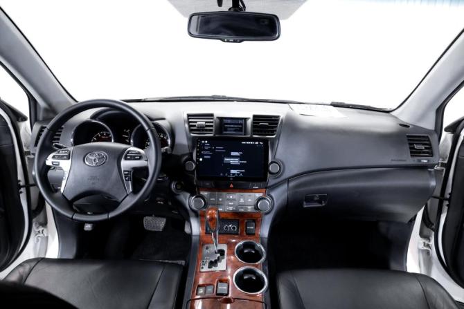 Toyota Highlander II (XU40) Рестайлинг с пробегом 2013 года, цена 1 990 000 рублей, 207000 км, внедорожник, Автокод Объявления